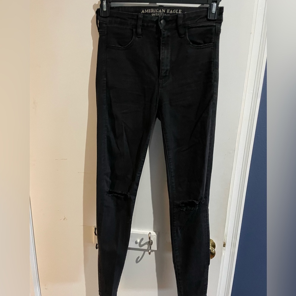 Black American Eagle ripped jeans!